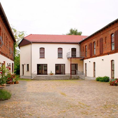 Hotel Landhaus Heinrichshof à Jüterbog Extérieur photo